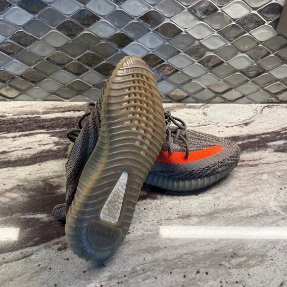 adidas Yeezy Boost 350 V2 - Picture 5 of 5